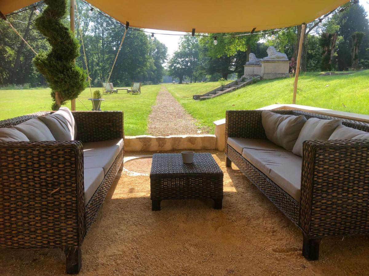 ル・プレシ・ルザルシュ Domaine Du Plessis Bed & Breakfast エクステリア 写真