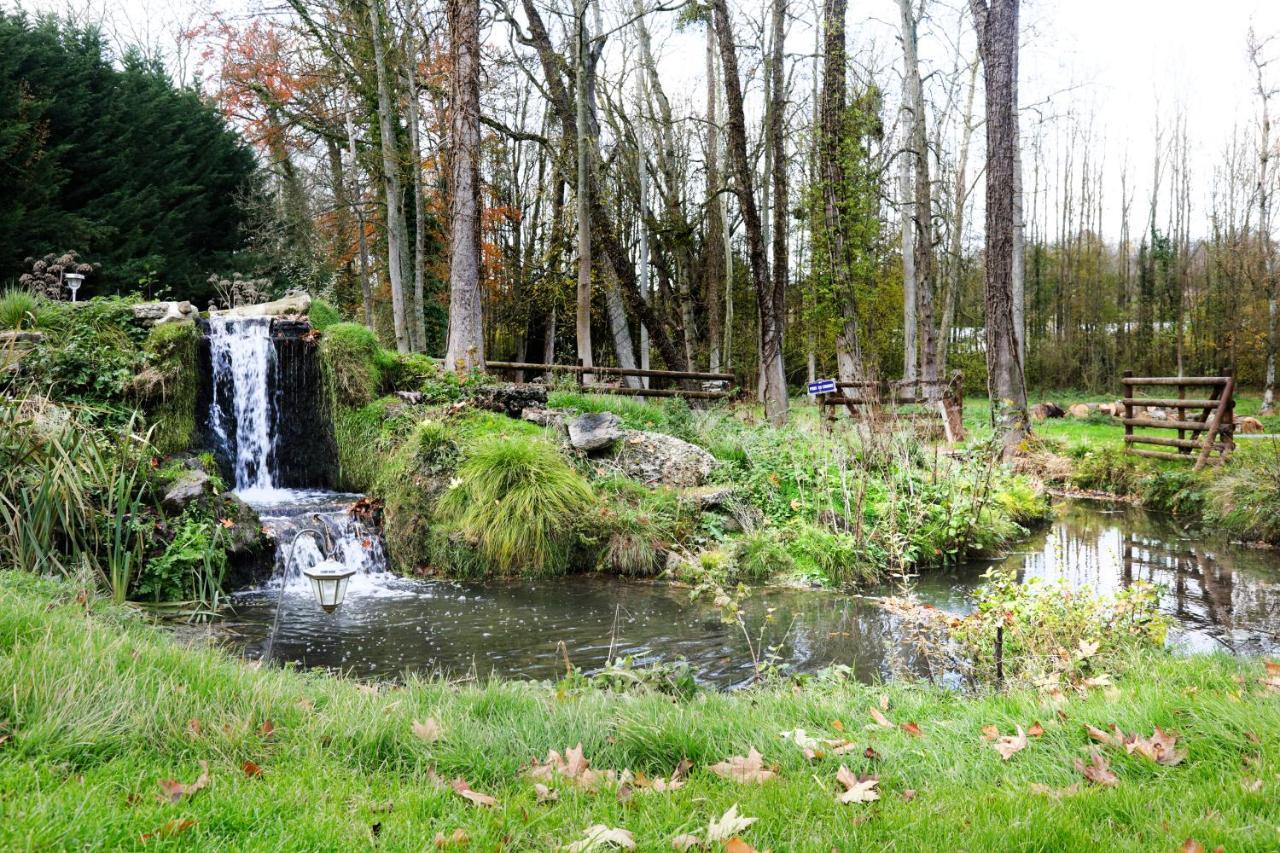 ル・プレシ・ルザルシュ Domaine Du Plessis Bed & Breakfast エクステリア 写真