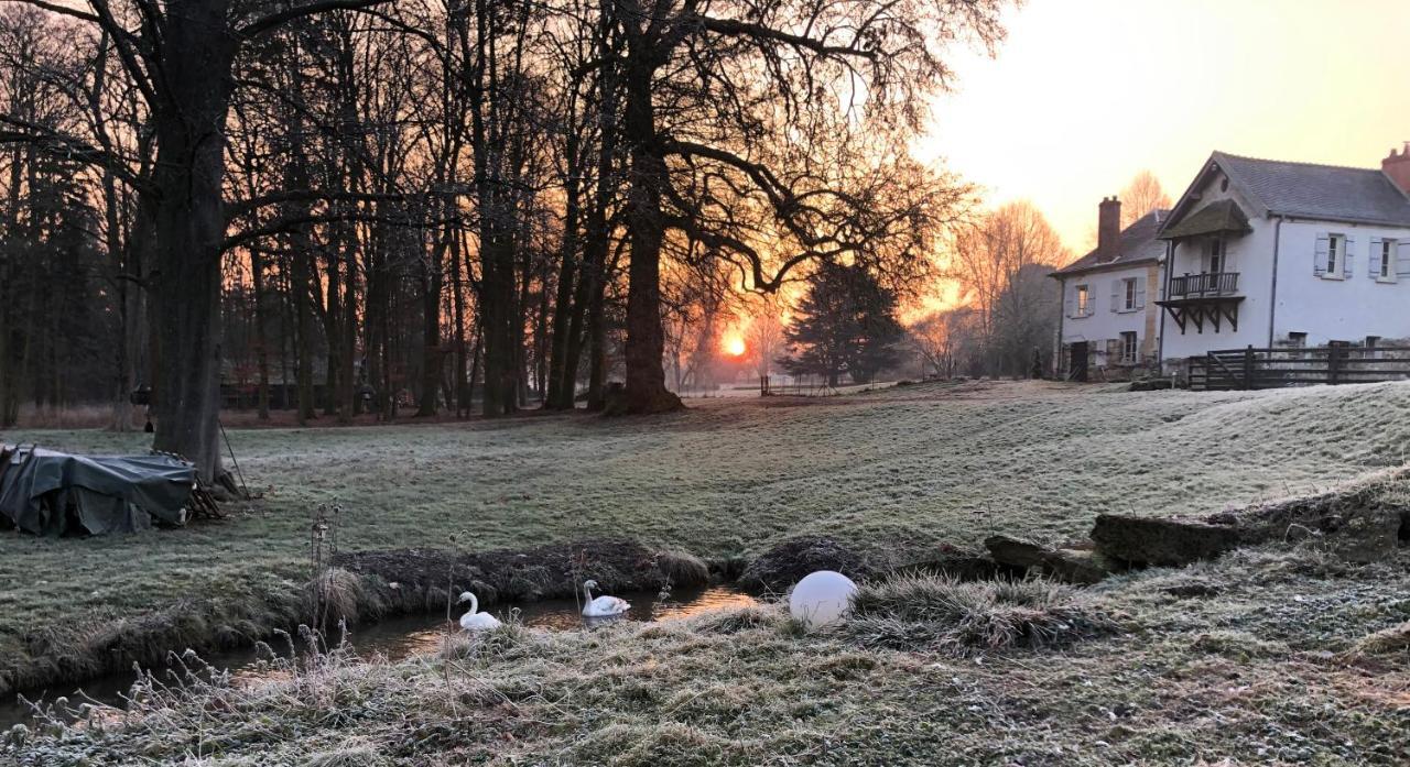 ル・プレシ・ルザルシュ Domaine Du Plessis Bed & Breakfast エクステリア 写真