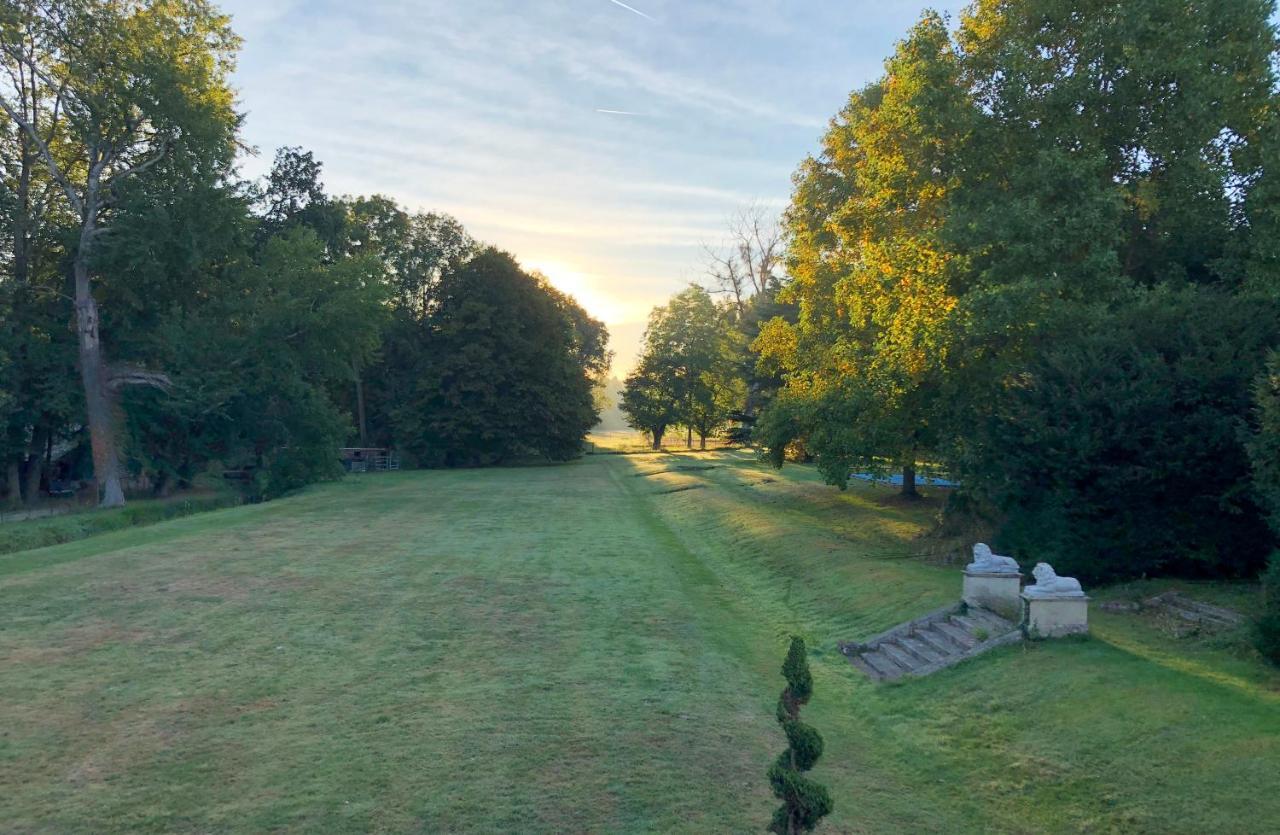 ル・プレシ・ルザルシュ Domaine Du Plessis Bed & Breakfast エクステリア 写真